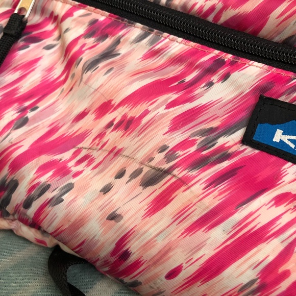 Kavu Pink Crossbody Bag - Picture 3 of 8